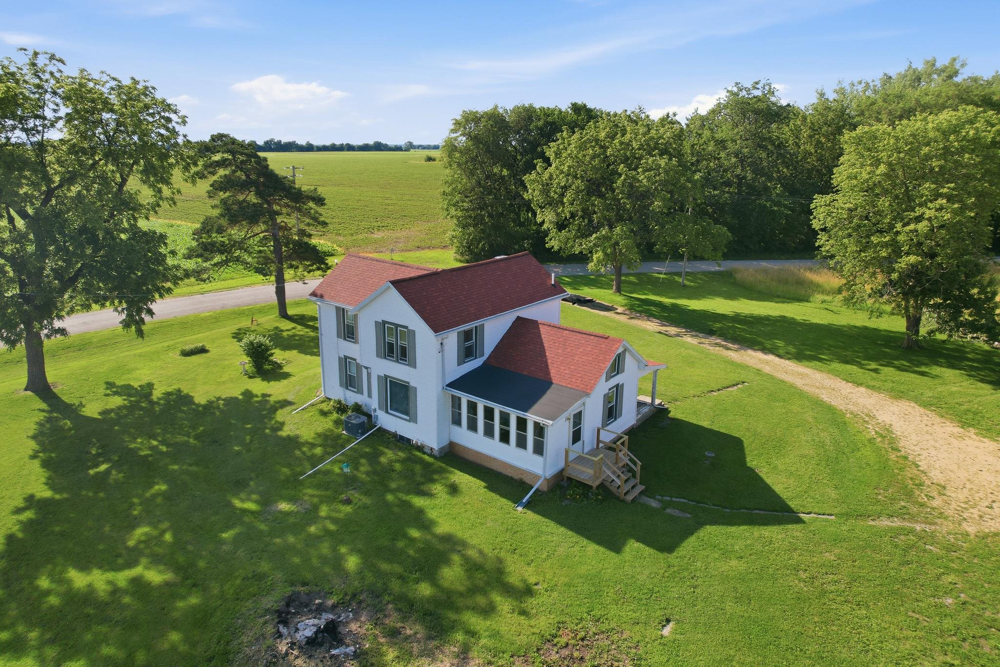 2074 Prairie Road Ashton, IL 61006 - Photo 2 of 9 Gallery Image 2