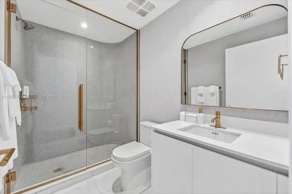 $20,500 | 2678 Tigertail Avenue, Unit 301, Miami, FL 33133