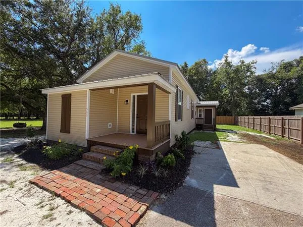$239,500 | 565 South 6th Street, Ponchatoula, LA 70454