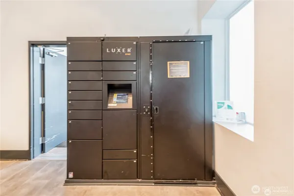 $2,300 | 655 Crockett Street, Unit A405, Seattle, WA 98109