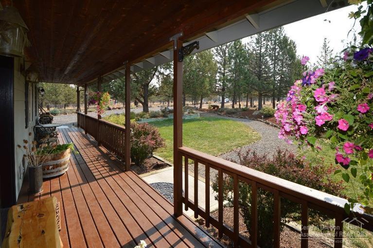 70295 Club Road Sisters, OR 97759 - Photo 4 of 25 Wrap around front porch