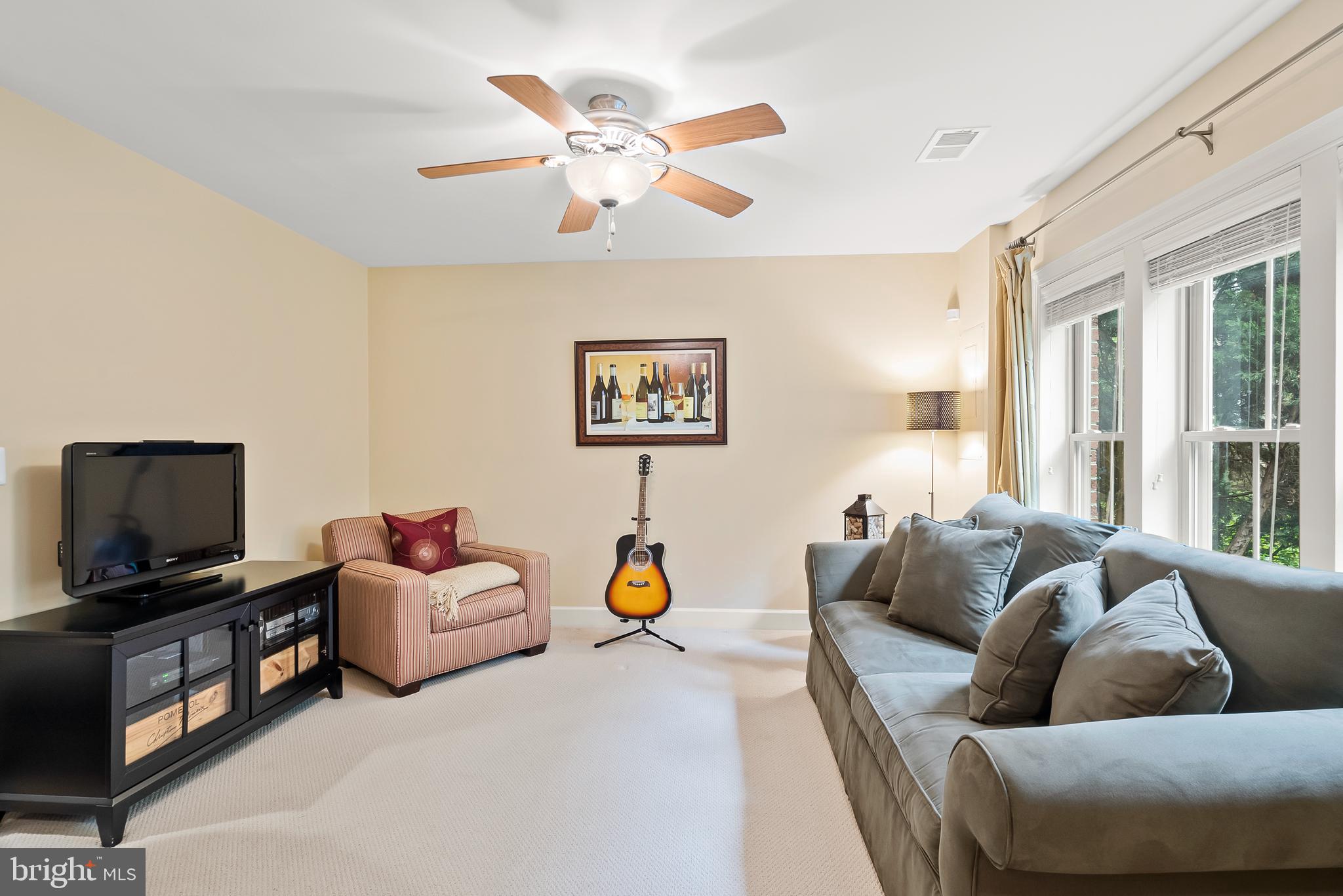 3409 Kemper Road Arlington, VA 22206 - Photo 2 of 58 Entry floor - great space!