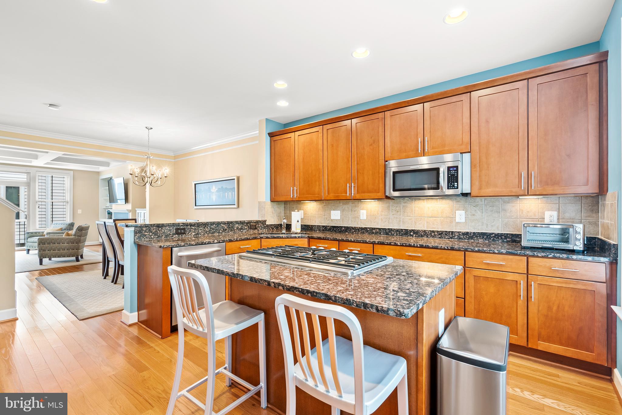 3409 Kemper Road Arlington, VA 22206 - Photo 15 of 58 Breakfast bar.