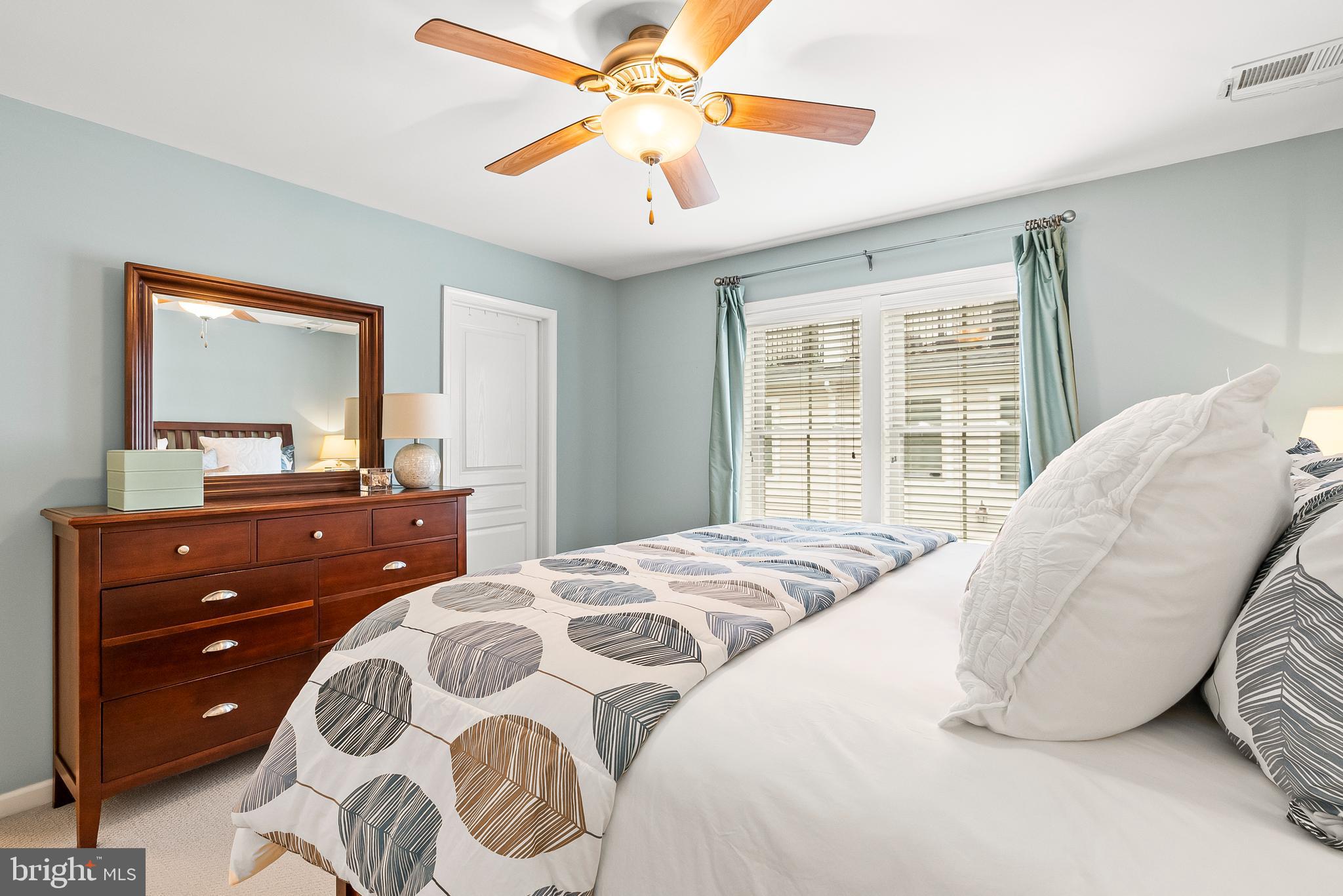 3409 Kemper Road Arlington, VA 22206 - Photo 23 of 58 Open, spacious, and sunny.