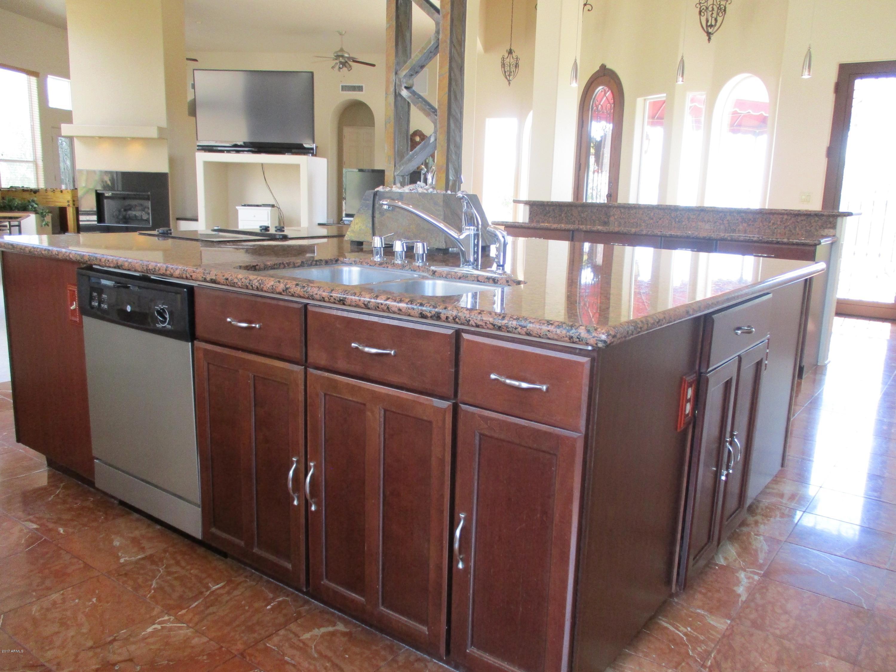 2561 North Prospectors Road Apache Junction, AZ 85119 - Photo 27 of 67 U