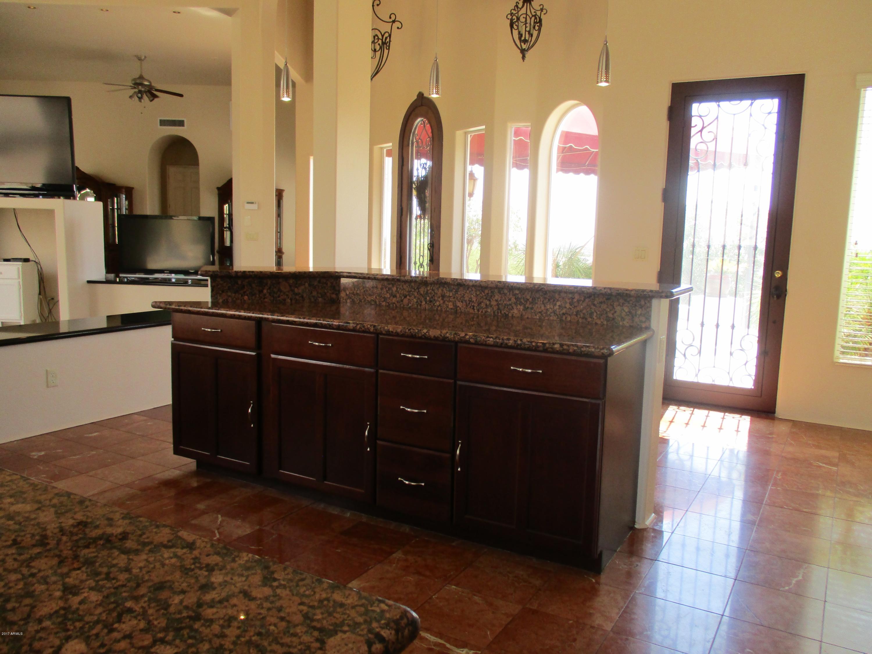 2561 North Prospectors Road Apache Junction, AZ 85119 - Photo 8 of 67 Q