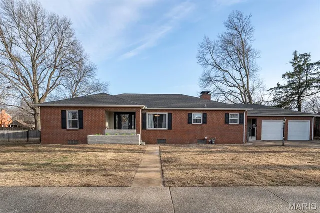 $280,000 | 2646 Delmar Avenue, Granite City, IL 62040