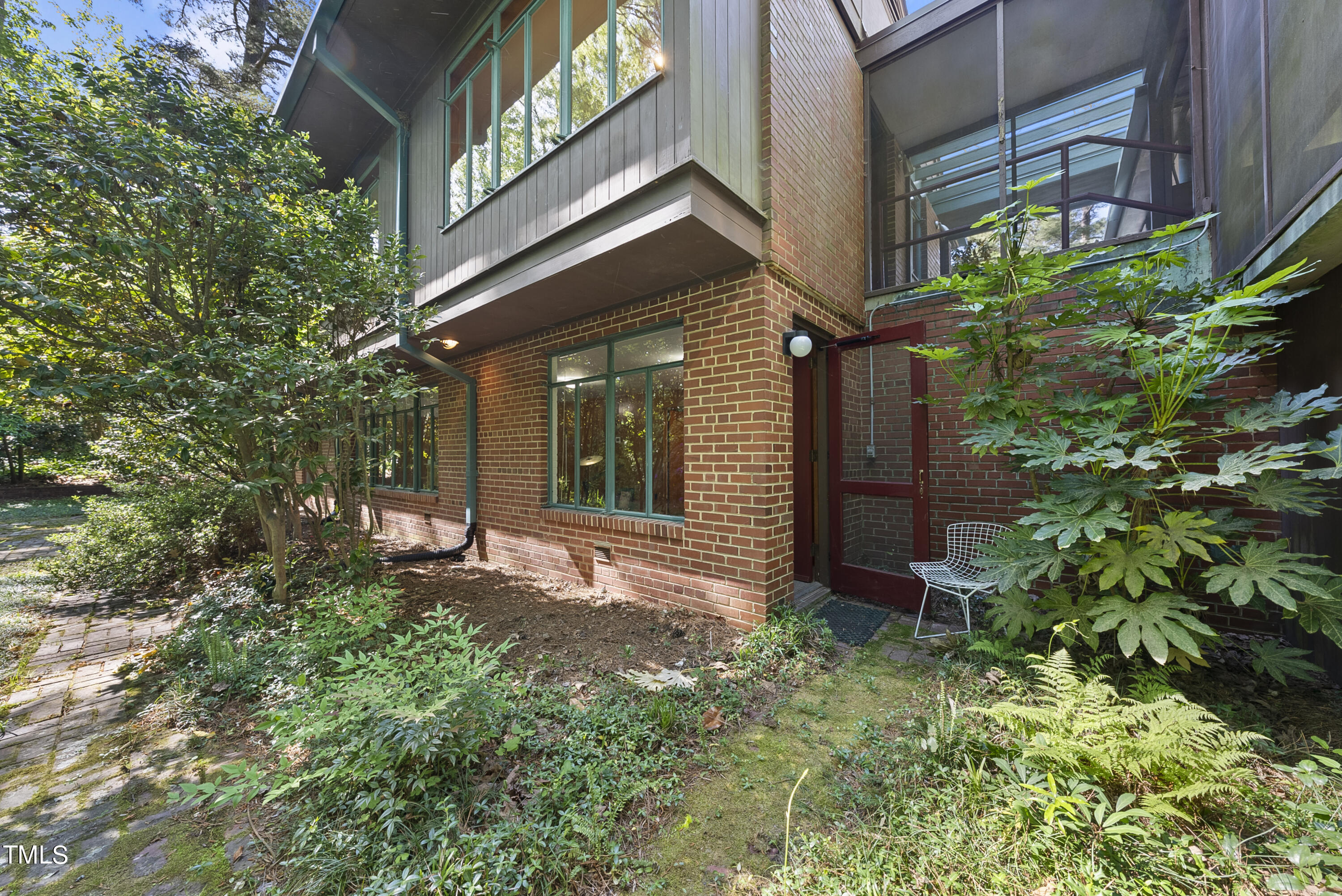 2715 Rosedale Avenue Raleigh, NC 27607 - Photo 25 of 46 The exterior entry to the art studio/separate living quarters
