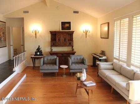 7880 Hunters Grove Road Jacksonville, FL 32256 - Photo 4 of 27 living room