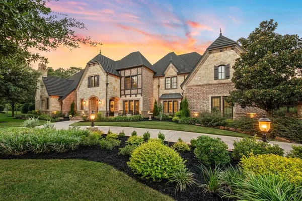 $5,000,000 | 1700 Live Oak Lane, Southlake, TX 76092