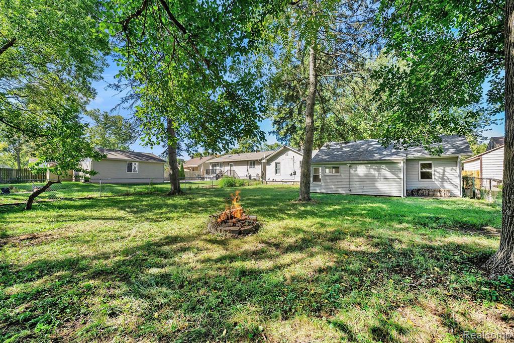 3067 South Adams Road Rochester, MI 48309 - Photo 29 of 33