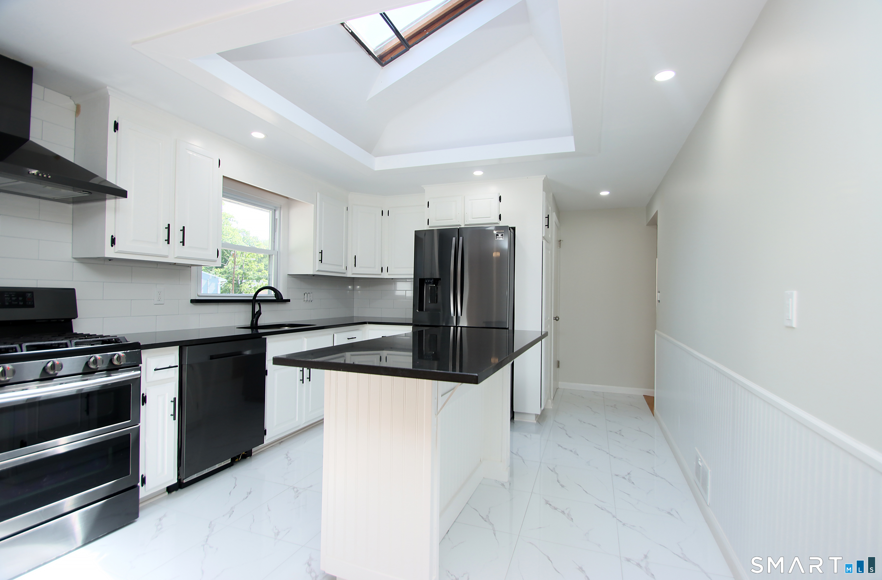 154 Hesse Road Hamden, CT 06517 - Photo 10 of 35