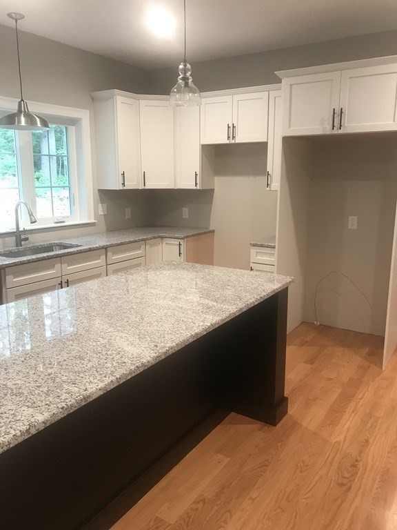 217 Brookfield Road Sturbridge, MA 01518 - Photo 5 of 12