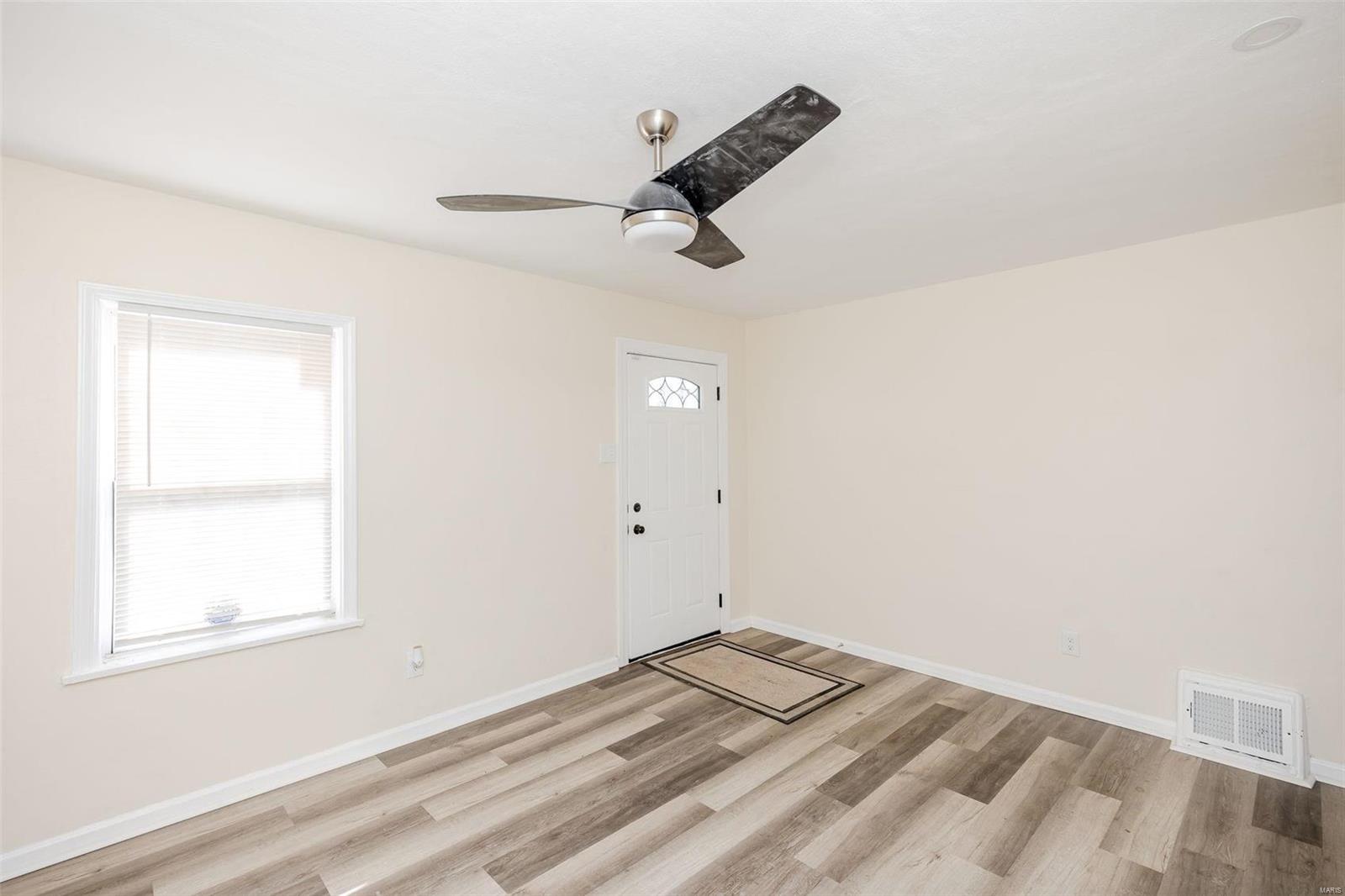 8043 Airport Road St. Louis, MO 63134 - Photo 4 of 40 Gallery Image 4