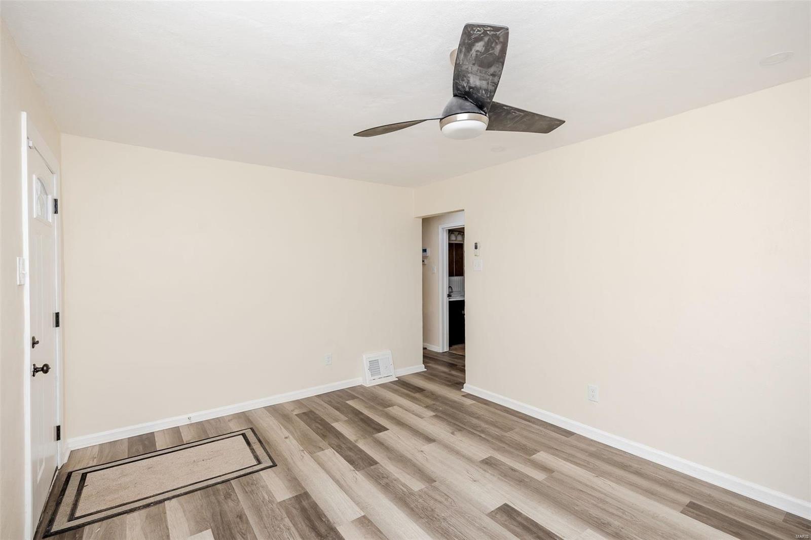 8043 Airport Road St. Louis, MO 63134 - Photo 7 of 40 Gallery Image 7