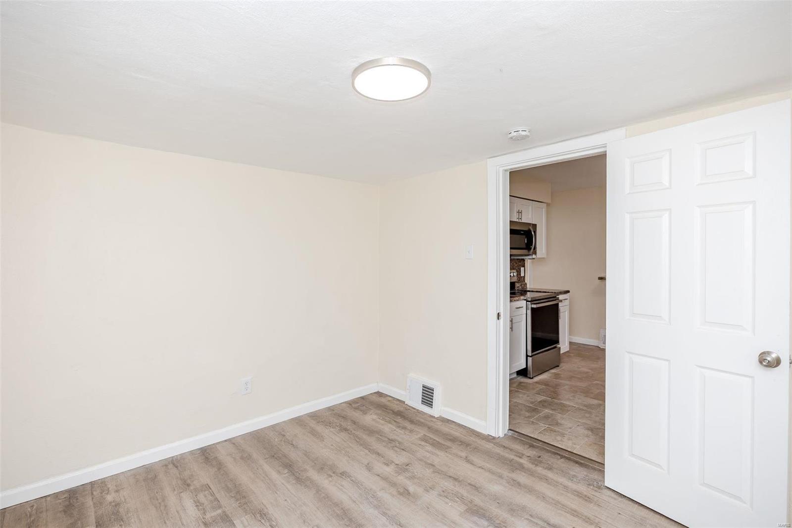 8043 Airport Road St. Louis, MO 63134 - Photo 10 of 40 Gallery Image 10