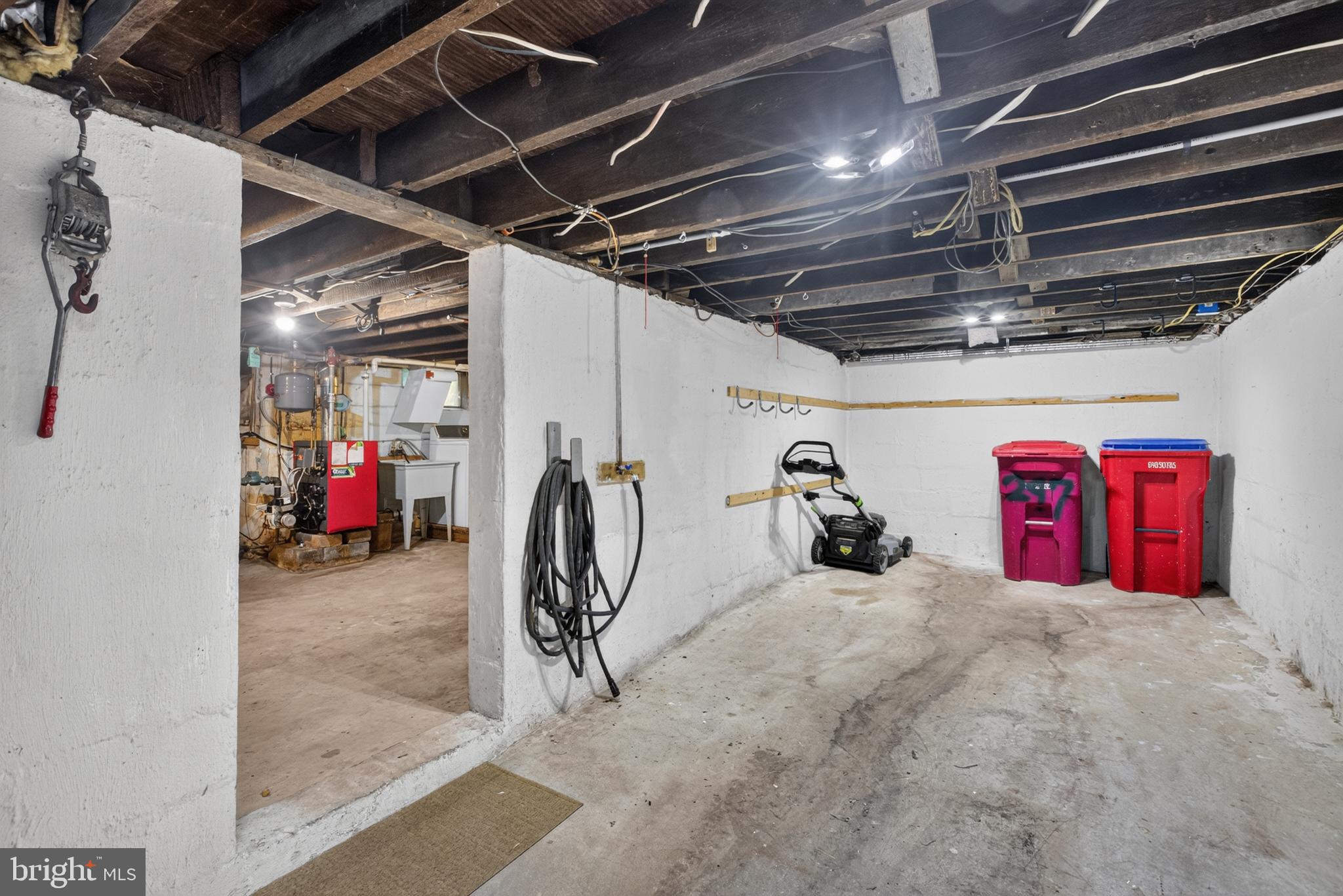 247 Pinetown Road Norristown, PA 19403 - Photo 21 of 26 Garage