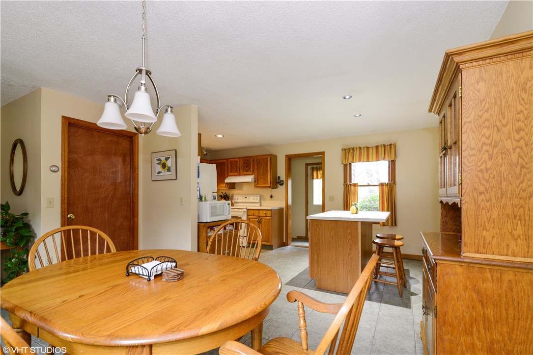 100 K G Ranch Road Richmond, RI 02832 - Photo 2 of 15