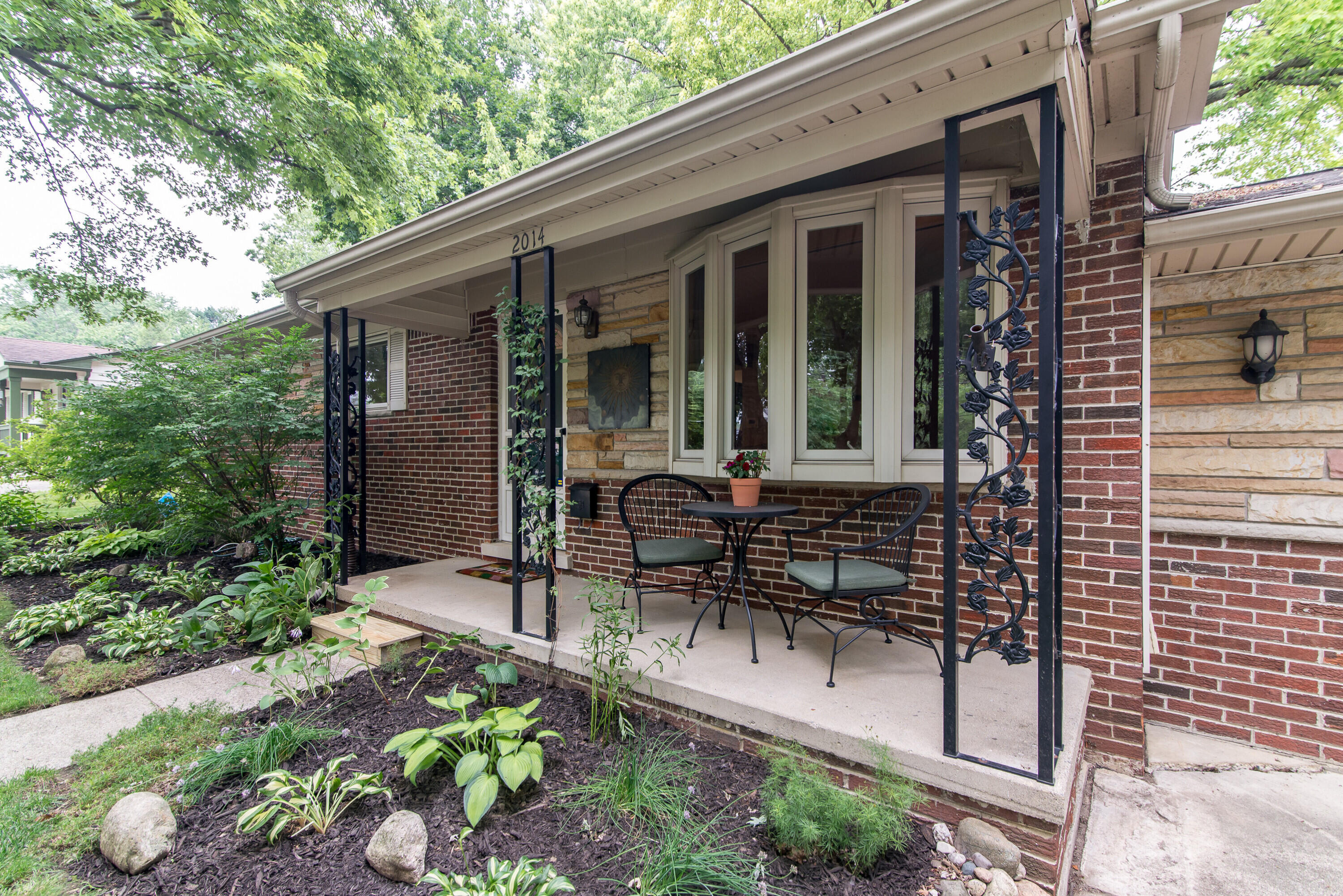 2014 Whittier Road Ypsilanti, MI 48197 - Photo 4 of 35 003_14