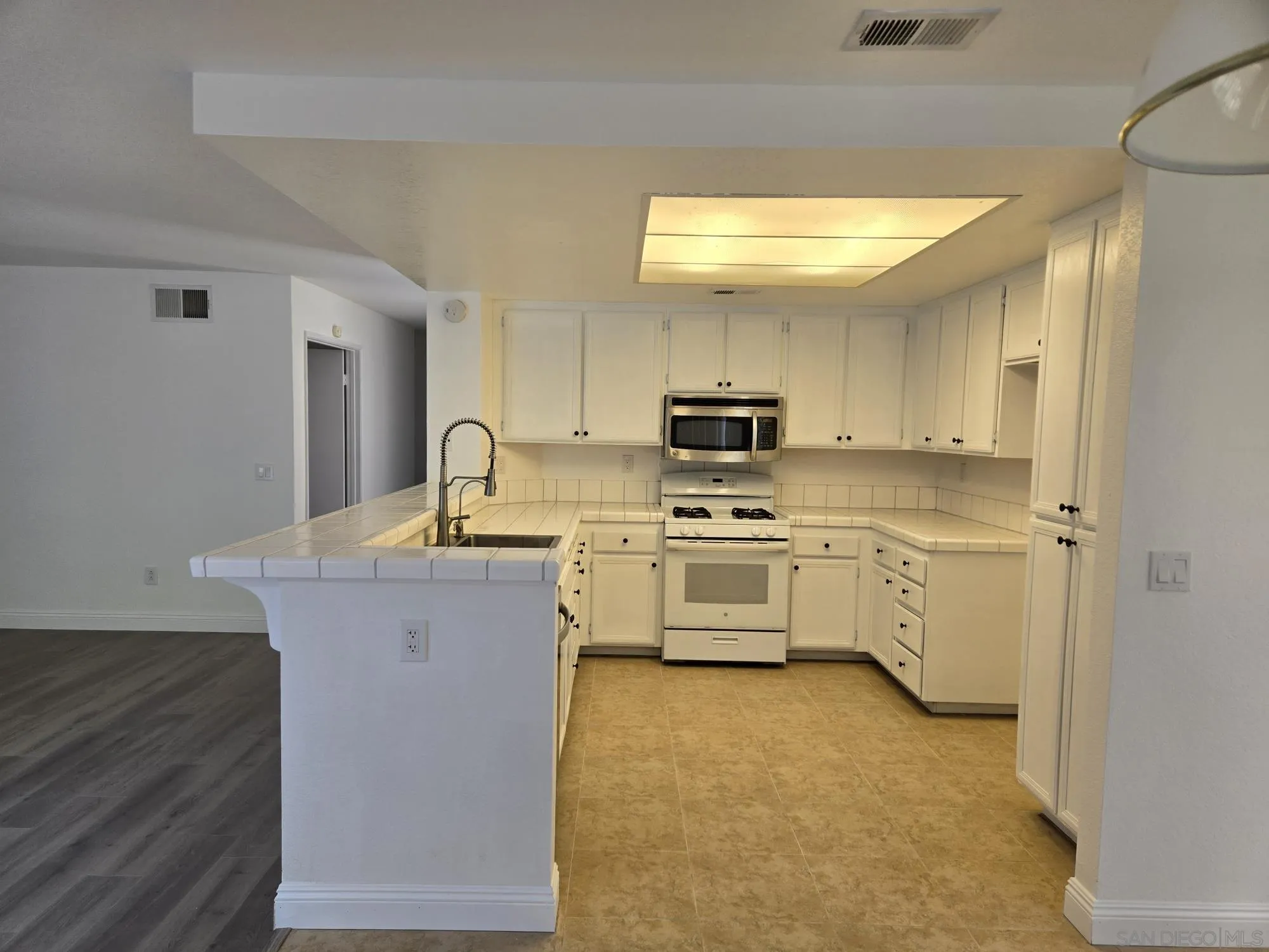 9480 Maler Road San Diego, CA 92129 - Photo 7 of 15