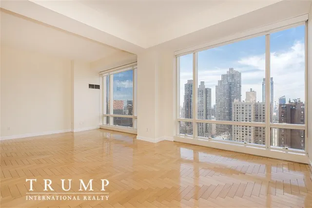 $3,750,000 | 1 Central Park West, Unit 32F | Upper West Side