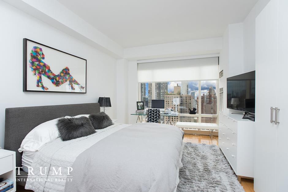 1 Central Park West, Unit 32F Manhattan, NY 10023 - Photo 14 of 24