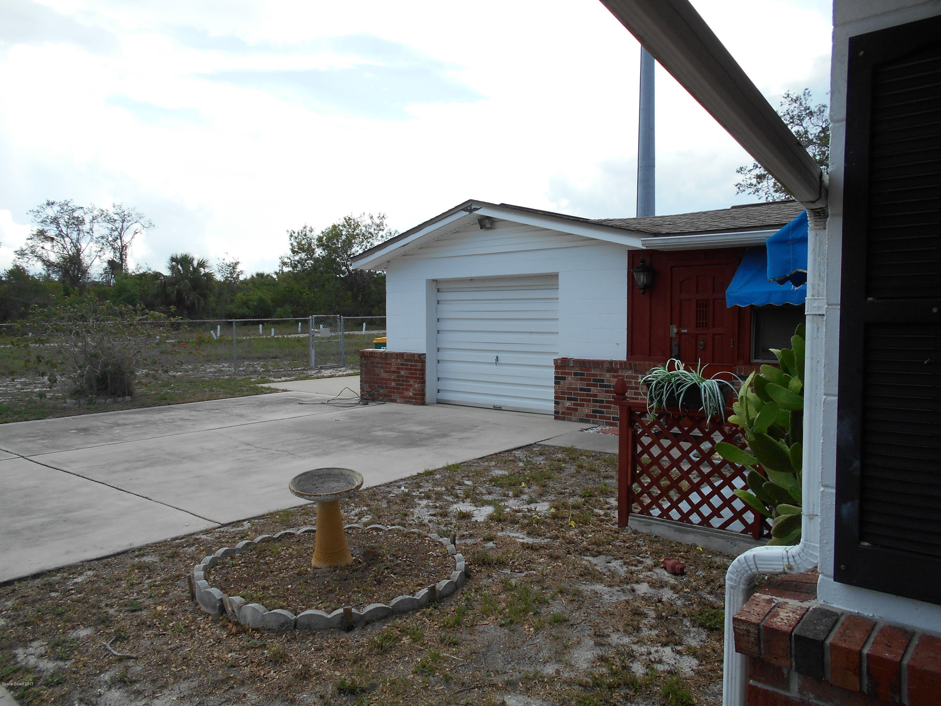 1742 Crescent Road Malabar, FL 32950 - Photo 3 of 20 DSCN1310