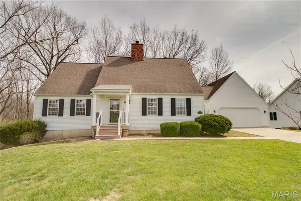 $289,000 | 9 Fox Hill Drive, Carlinville, IL 62626