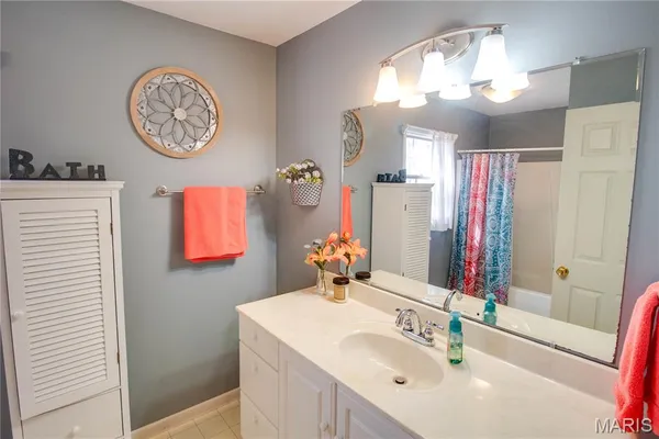 $289,000 | 9 Fox Hill Drive, Carlinville, IL 62626