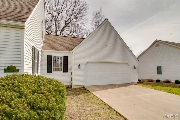 $289,000 | 9 Fox Hill Drive, Carlinville, IL 62626