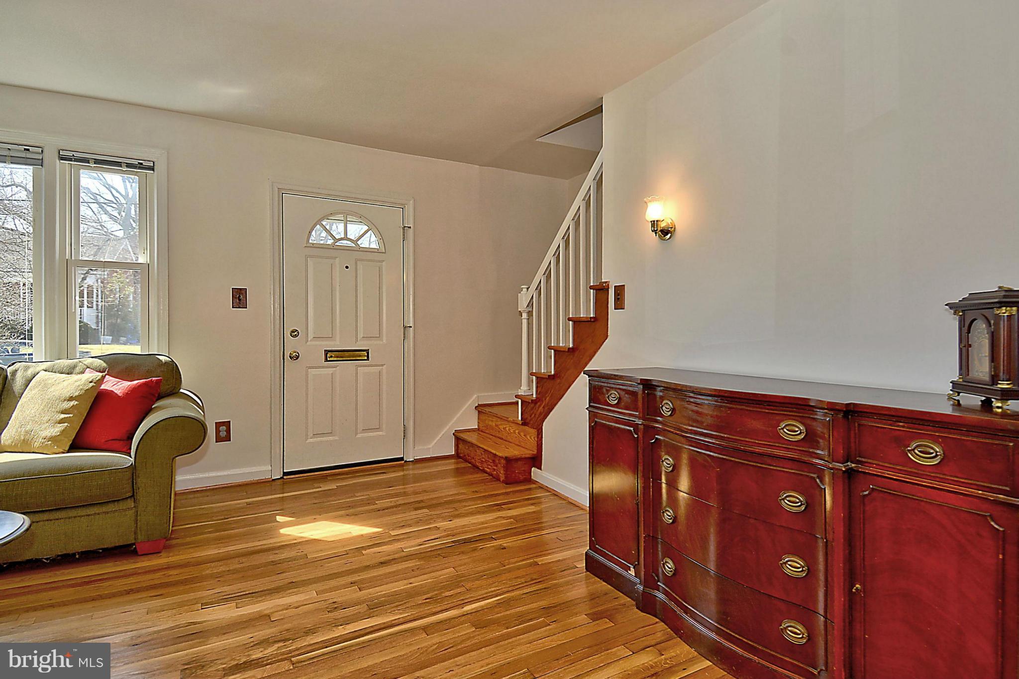 1617 Dublin Drive Silver Spring, MD 20902 - Photo 3 of 30 Interior Entry