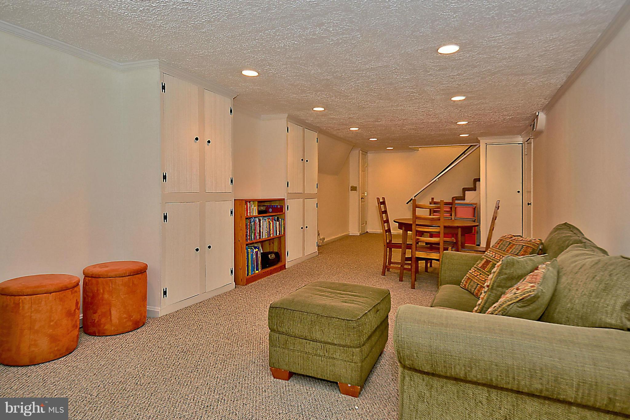 1617 Dublin Drive Silver Spring, MD 20902 - Photo 22 of 30 Family Room