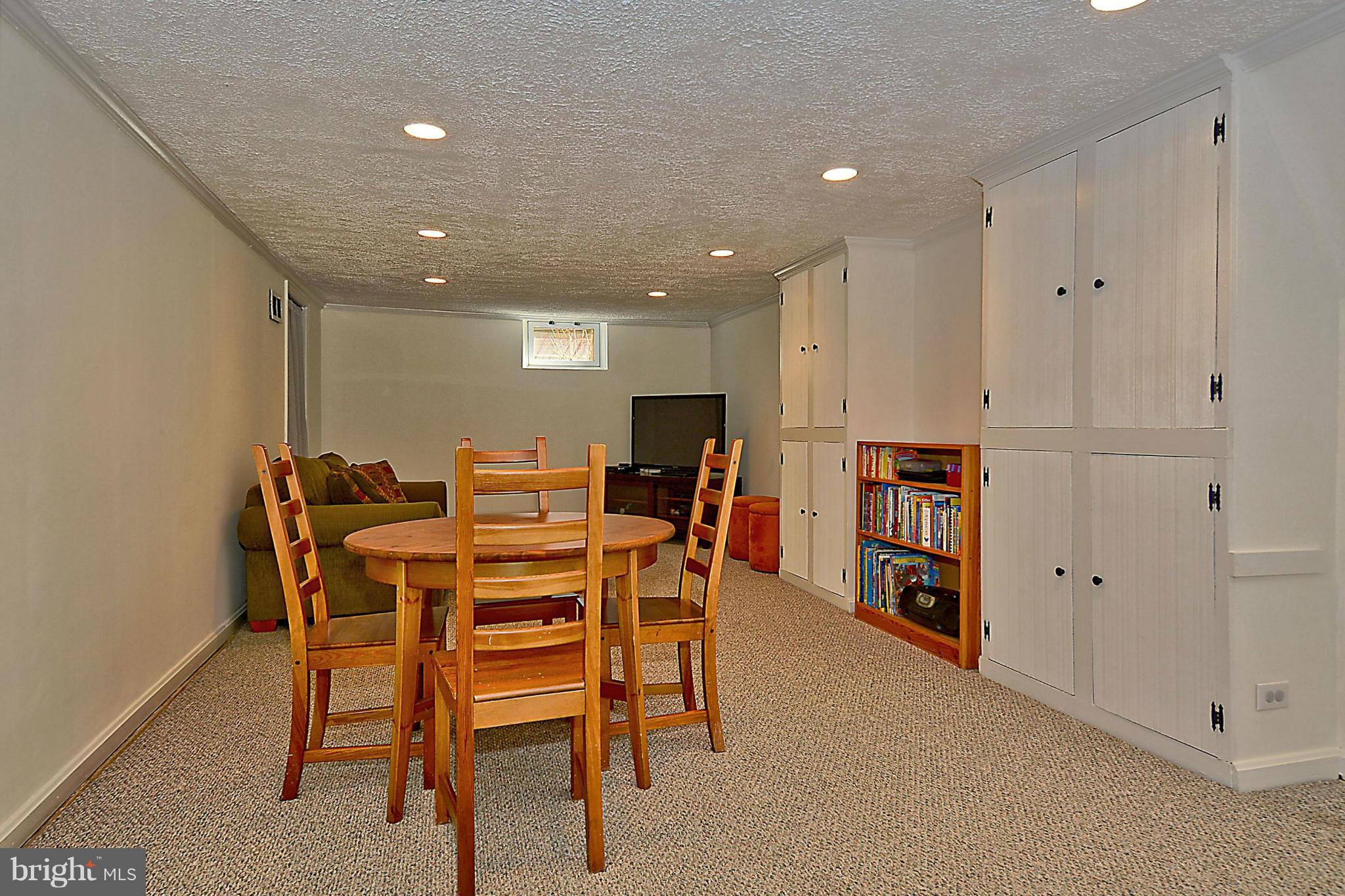 1617 Dublin Drive Silver Spring, MD 20902 - Photo 23 of 30 Family Room