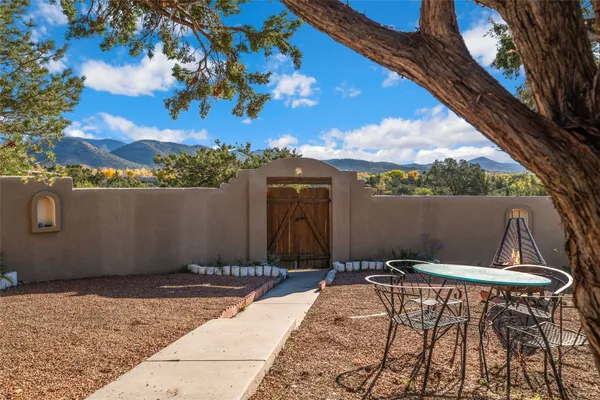 $1,095,000 | 2101 Calle Tecolote, Santa Fe, NM 87505