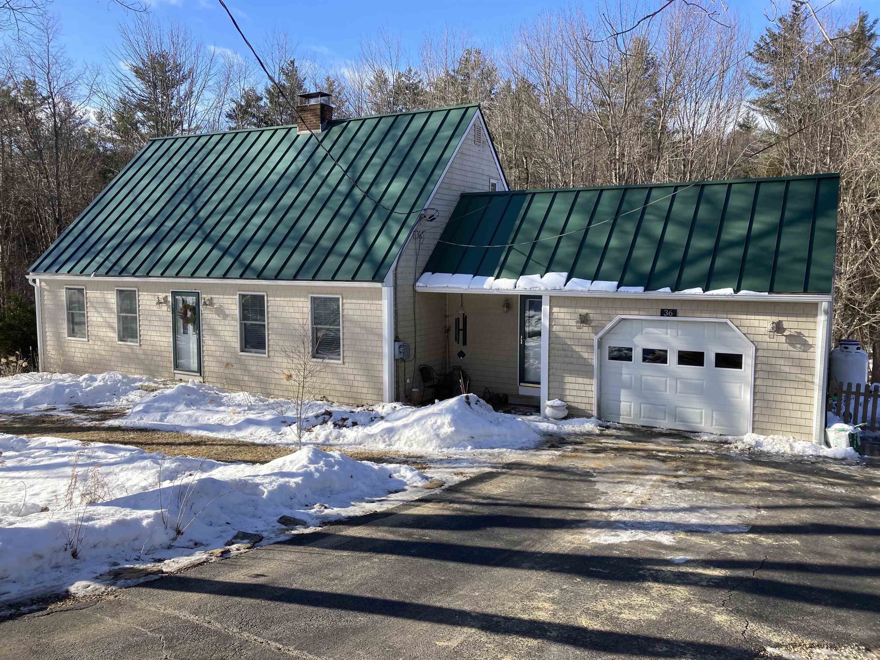 36 Putney Road Bow, NH 03304 - Photo 2 of 50