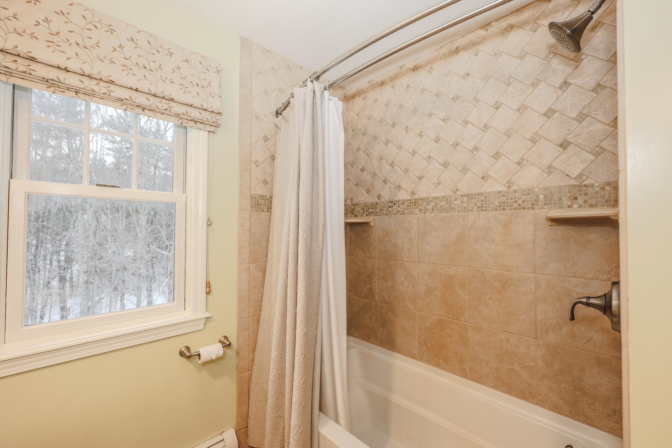 36 Putney Road Bow, NH 03304 - Photo 23 of 50