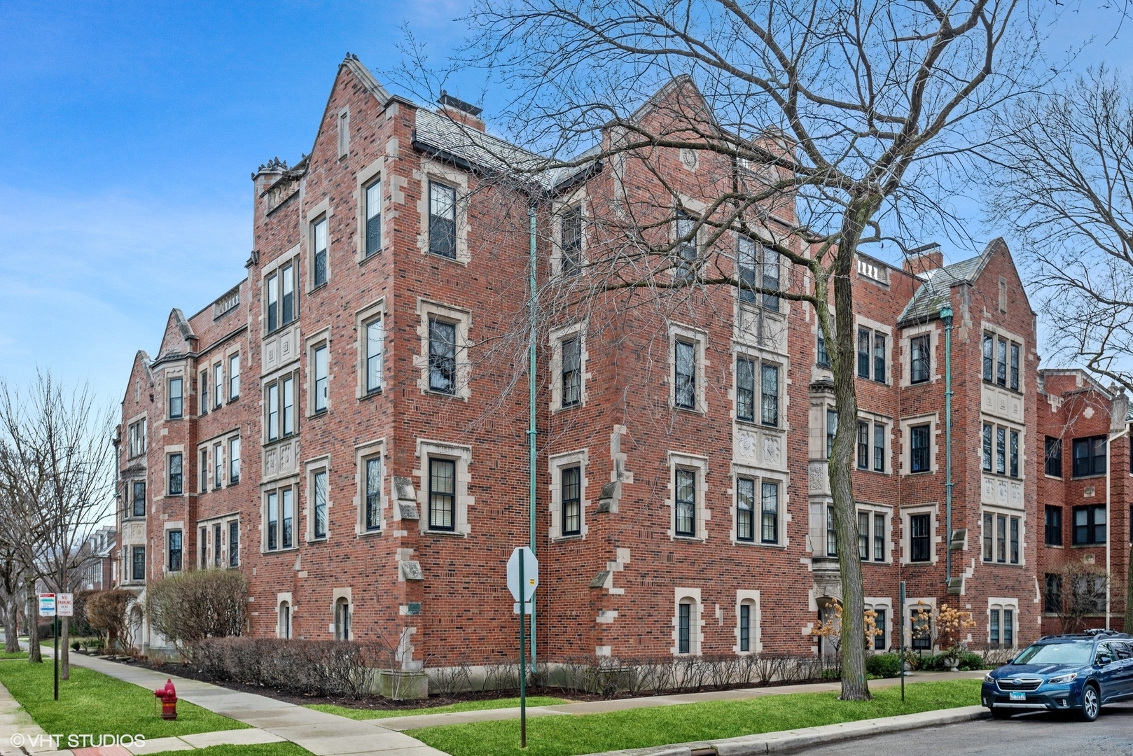 200 Lee Street, Unit 1B Evanston, IL 60202 - Photo 1 of 26 a view of a building with a yard