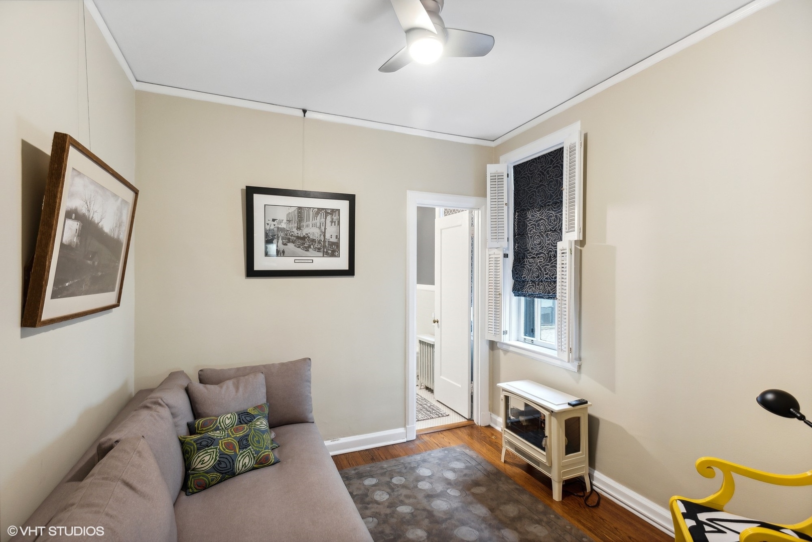 200 Lee Street, Unit 1B Evanston, IL 60202 - Photo 20 of 26 a living room with furniture and a window