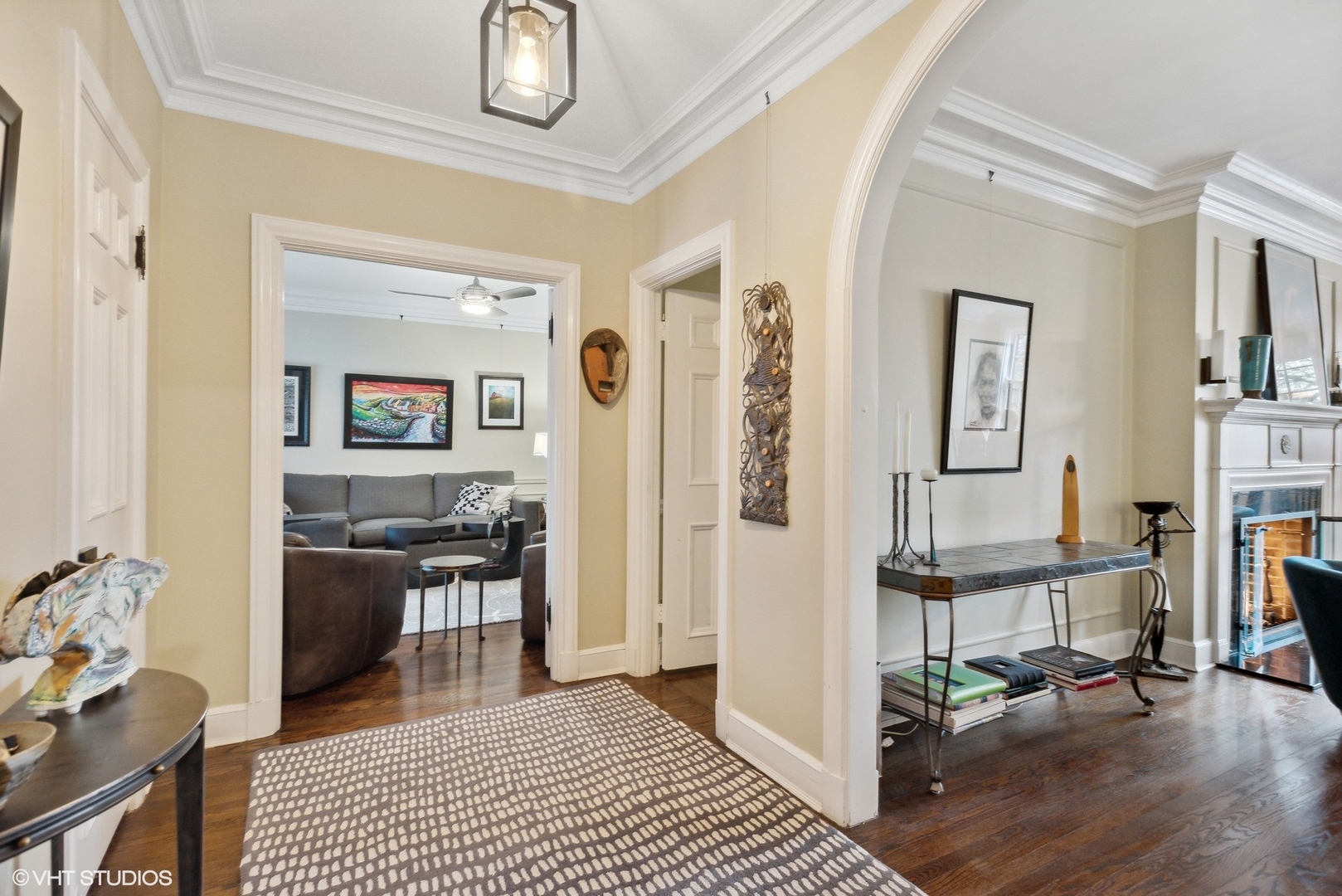200 Lee Street, Unit 1B Evanston, IL 60202 - Photo 3 of 26 a view of a livingroom with furniture hardwood floor and a window