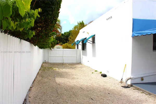 a view of outdoor space