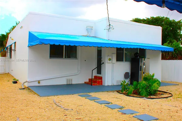 $3,000 | 2253 Southwest 10th Street, Miami, FL 33135