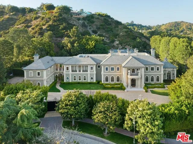 a view of outdoor space yard swimming pool and patio