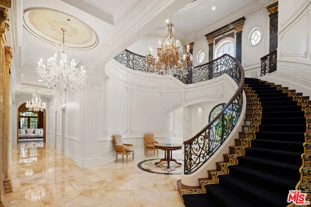 a view of entryway and hall