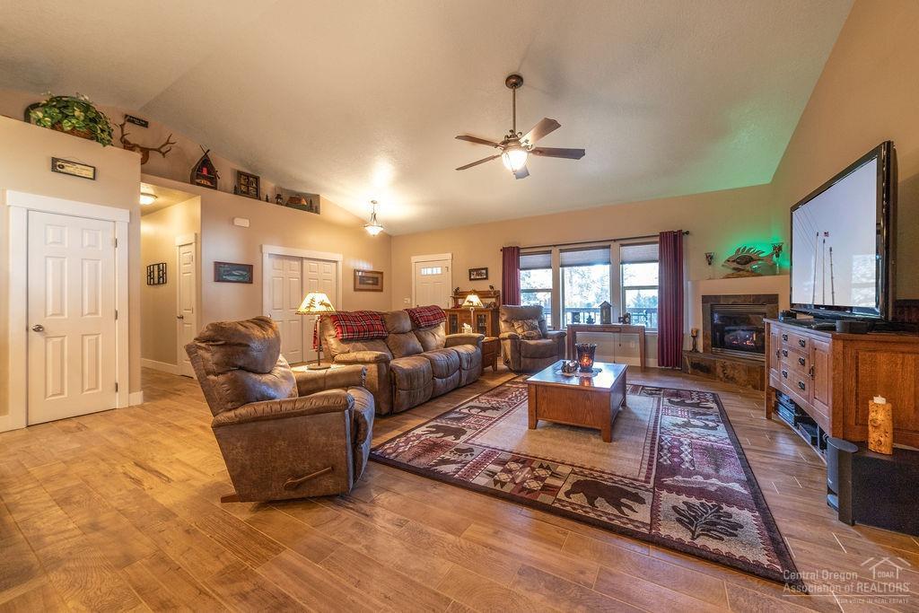 60180 Turquoise Road Bend, OR 97702 - Photo 8 of 25 Additional Photo
