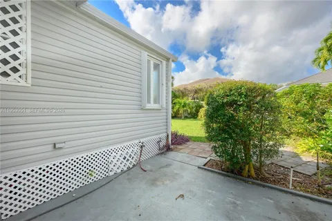 $325,000 | 5611 Southwest 32nd Terrace, Dania Beach, FL 33312