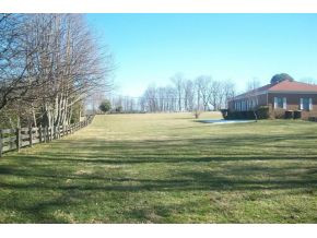 9841 White Oak Road, Unit 1 Wise, VA 24293 - Photo 5 of 24 Side Yard