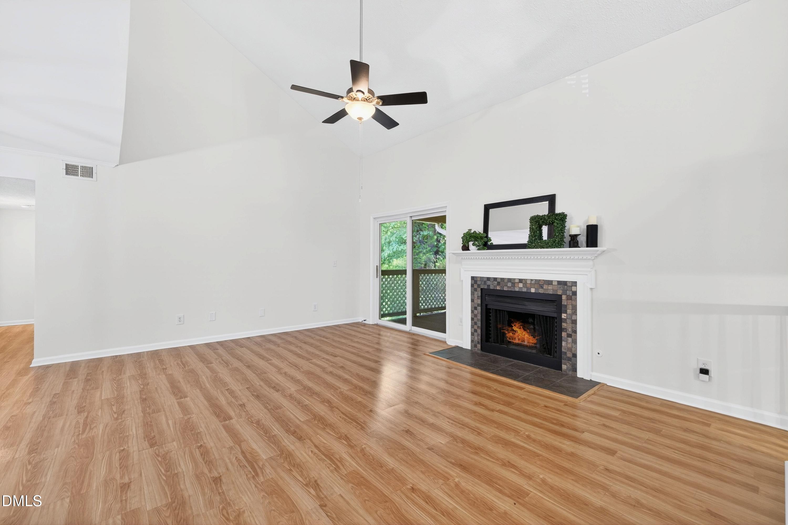 112 Broad Leaf Circle Raleigh, NC 27613 - Photo 7 of 35