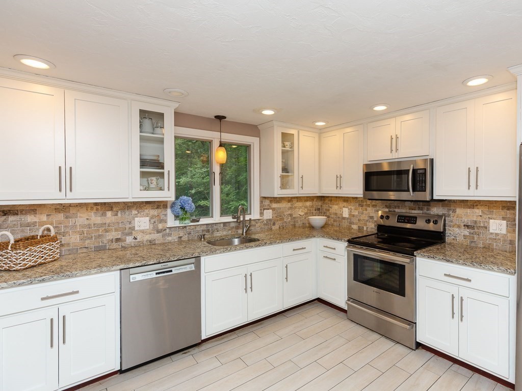 80 Kilsyth Road Easton, MA 02375 - Photo 5 of 38 Gallery Image 5
