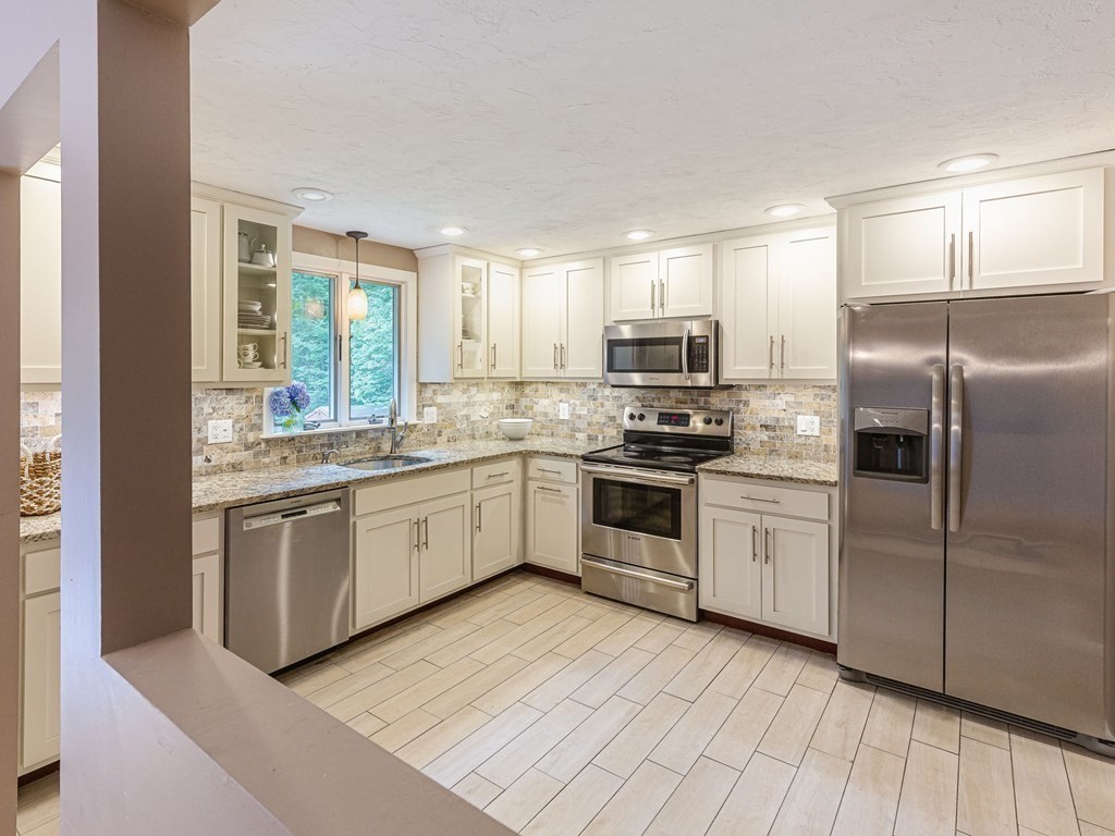 80 Kilsyth Road Easton, MA 02375 - Photo 6 of 38 Gallery Image 6