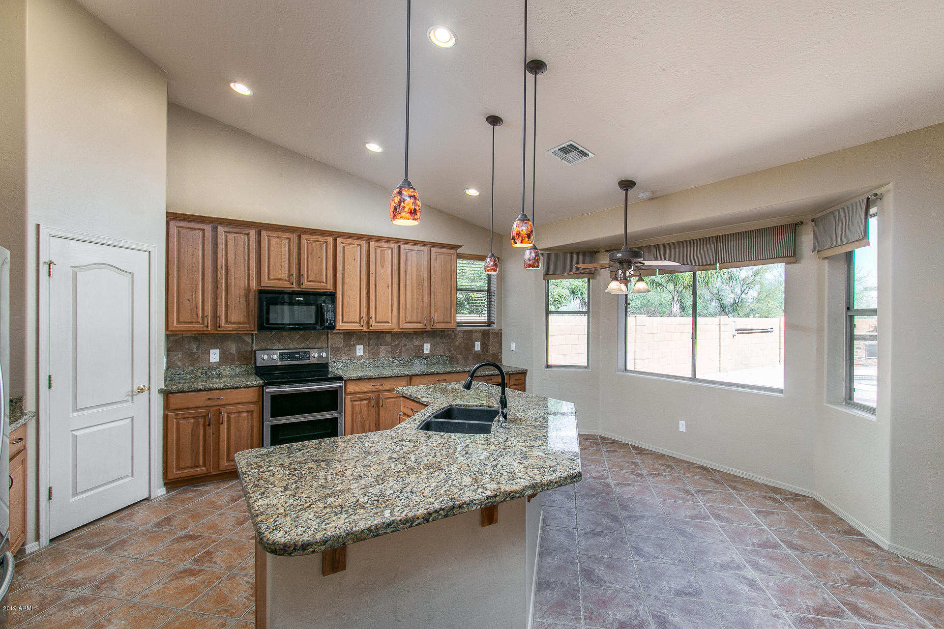 4724 East Sleepy Ranch Road Cave Creek, AZ 85331 - Photo 11 of 38 8) KITCHEN